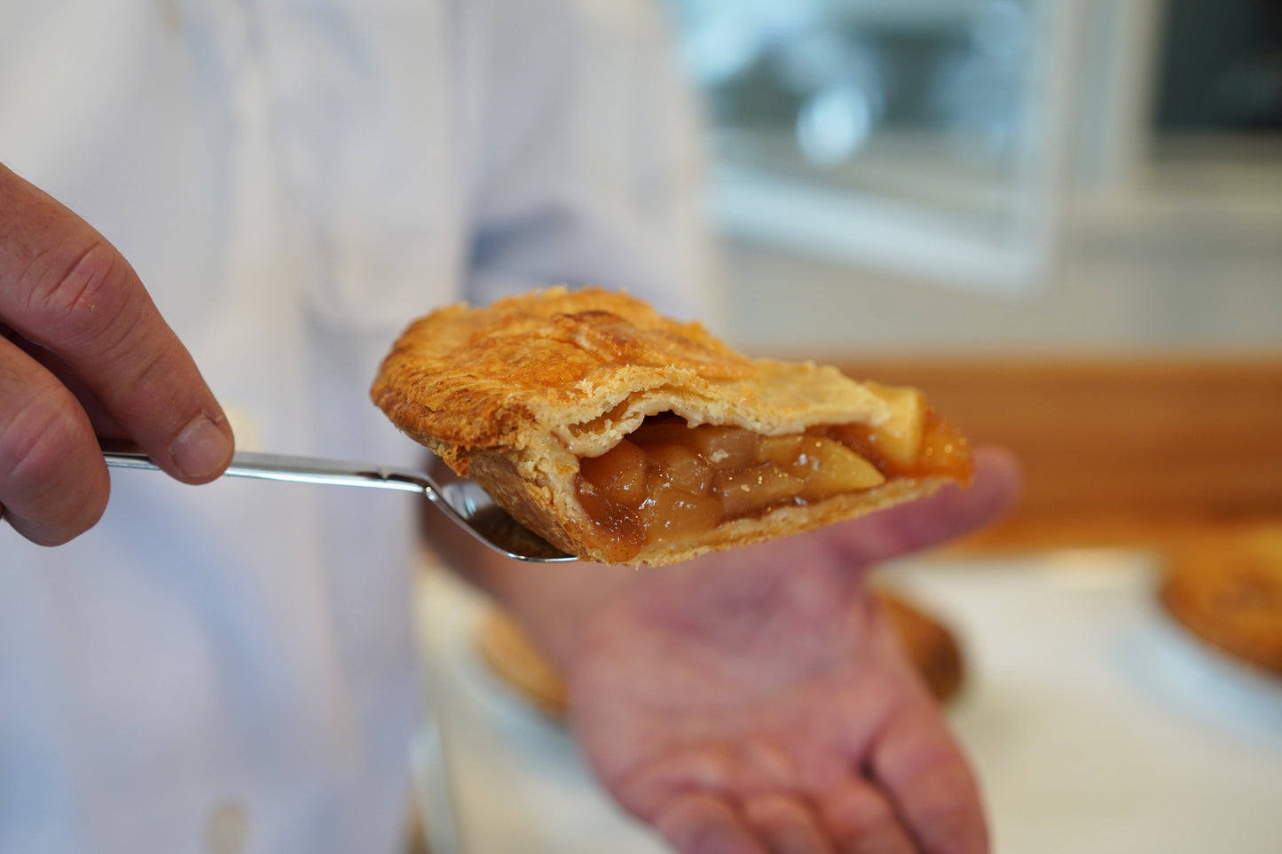 Dinner Bell Apple Pie - 9 1/2 Inch