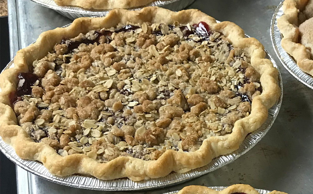 scratchmade cherry crumble pie